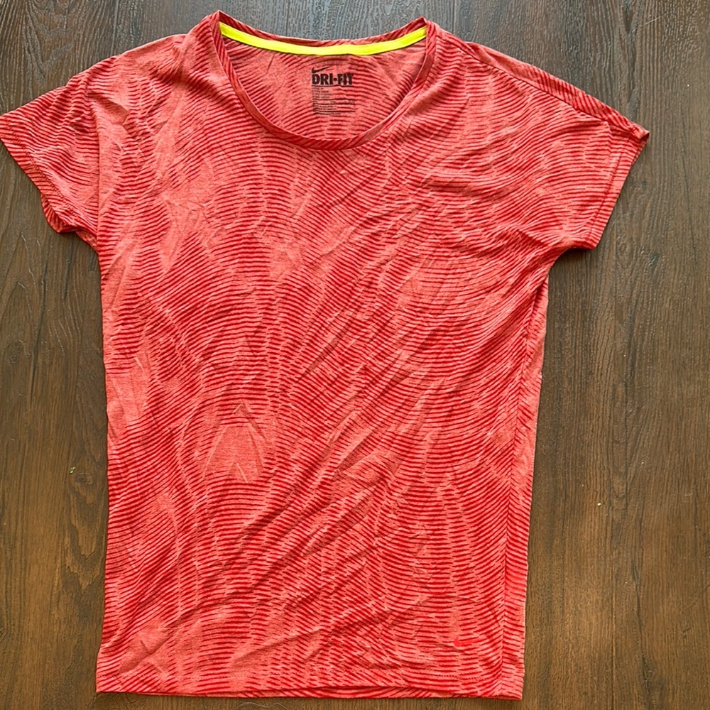 Nike Women’s Workout Shirt Red